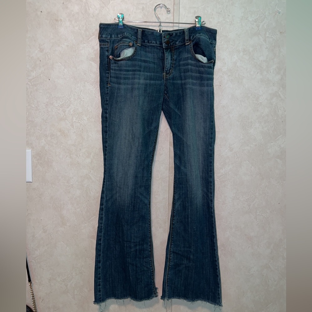 American Eagle Flare / Boot cut Skinny jeans!